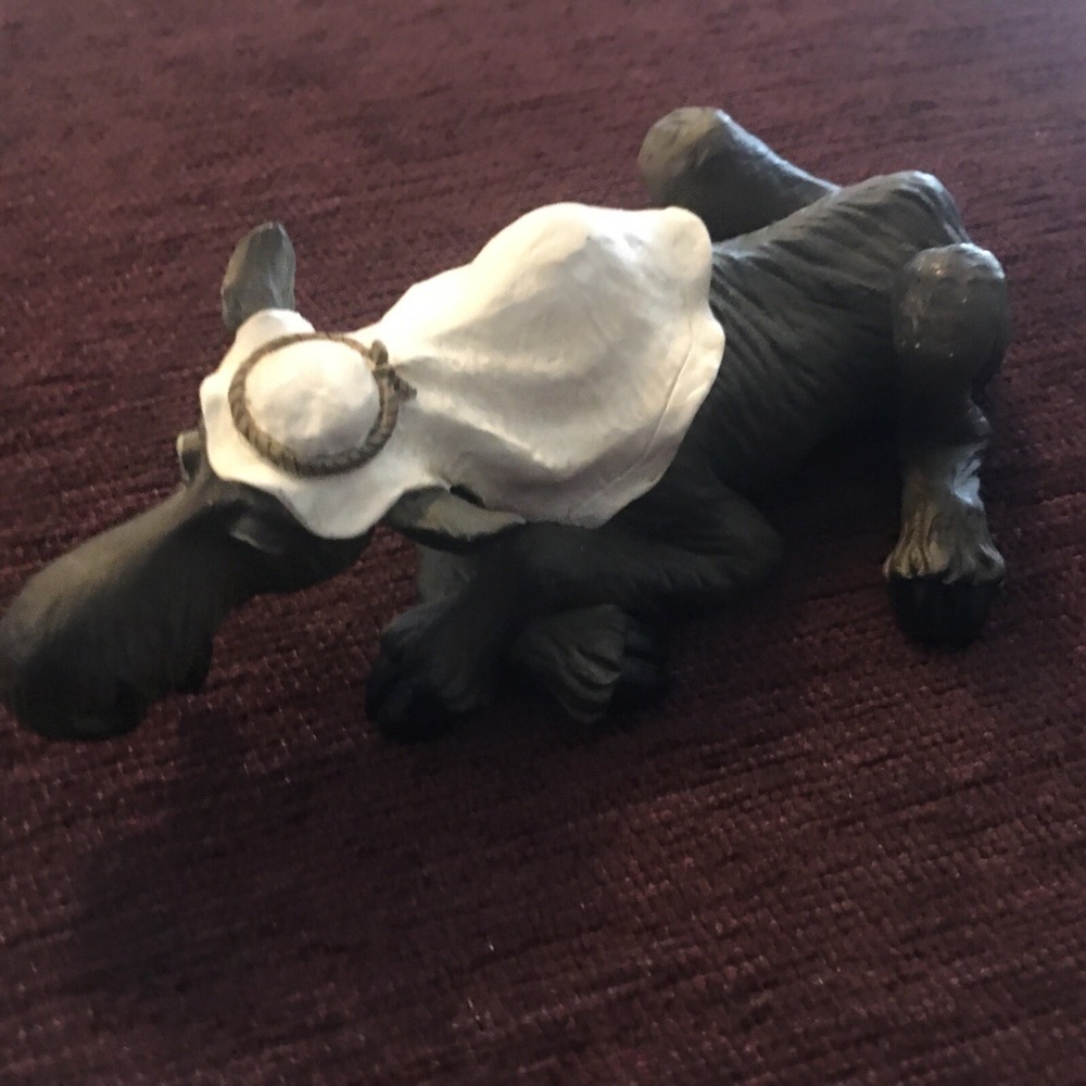 Big Sky Carvers Phyllis Driscoll Bearfoots Moose sahara desert wearing a turbin